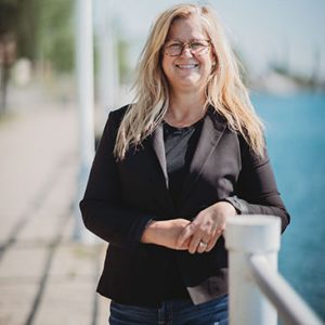 vote for carrie mceachran